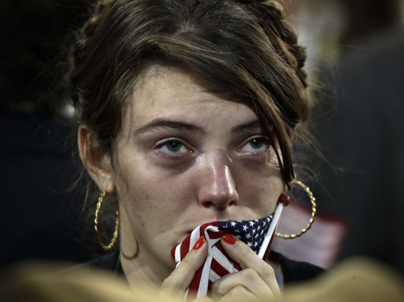 PHOTOS. les démocrates fondent en larmes