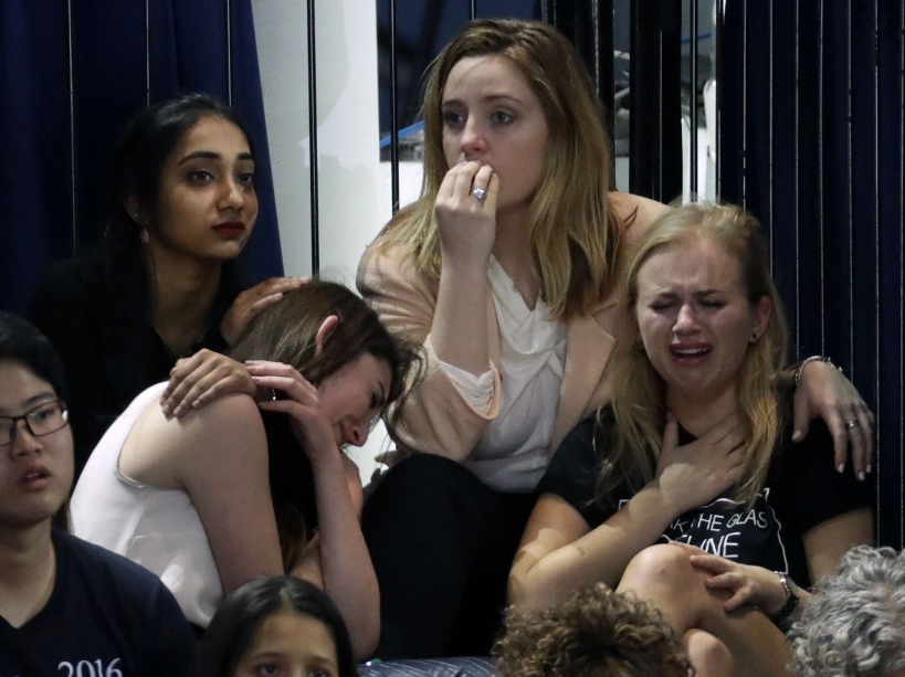 PHOTOS. les démocrates fondent en larmes