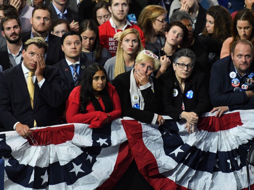 PHOTOS. les démocrates fondent en larmes