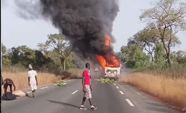 Magal Touba: Un bus transportant des Thiantacounes, a pris feu