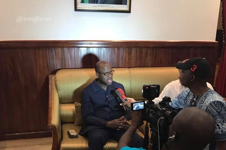 Arrivée à Abidjan du ministre chargé de la défense