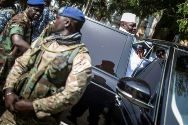 Dernière minute: apres avoir planifié avec ses généraux, Jammeh a quitté Banjul