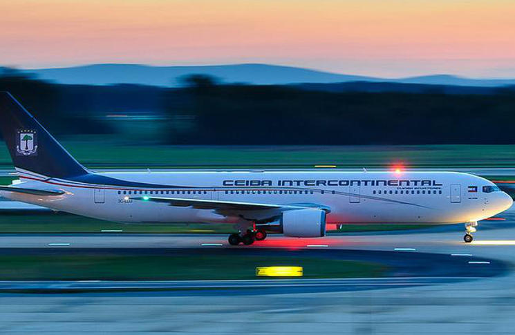 Urgent: l'avion présidentiel de la Guinée Équatoriale est arrivé à Conakry pour transporter Jammeh