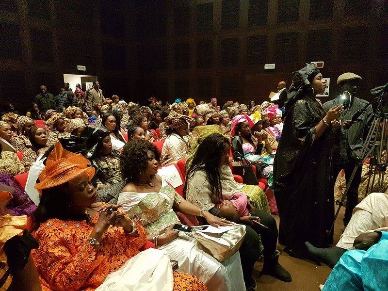 Italie:revivez les images du lancement du mouvement des Amazones républicaines de Milan