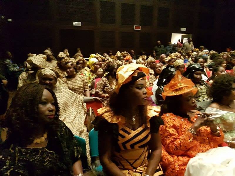 Italie:revivez les images du lancement du mouvement des Amazones républicaines de Milan