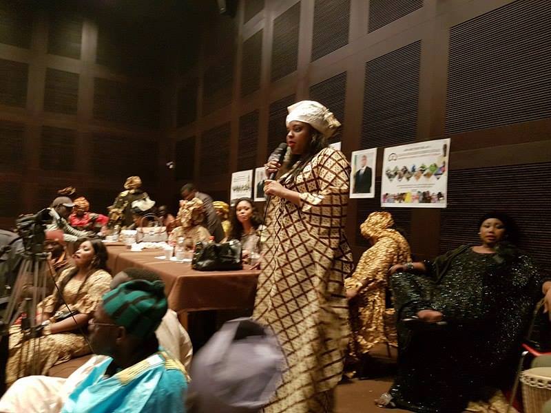 Italie:revivez les images du lancement du mouvement des Amazones républicaines de Milan