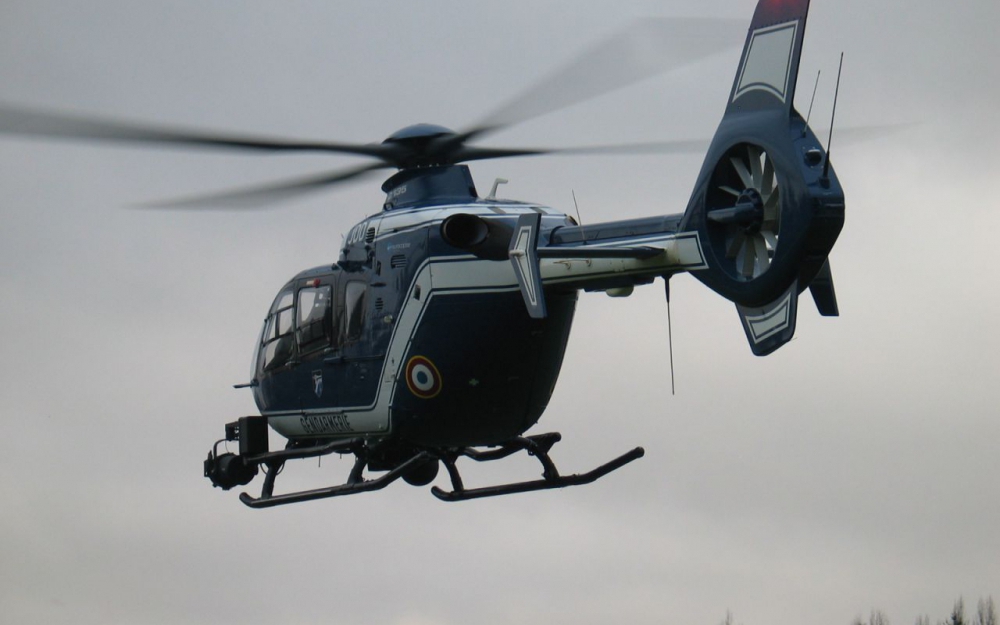 Dernière minute: France vol d'armes dans un véhicule militaire, un quartier bouclé