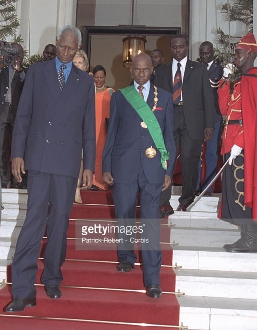 Souvenirs: Quand Abdou Diouf et Elizabeth quittaient le Palais en 2000