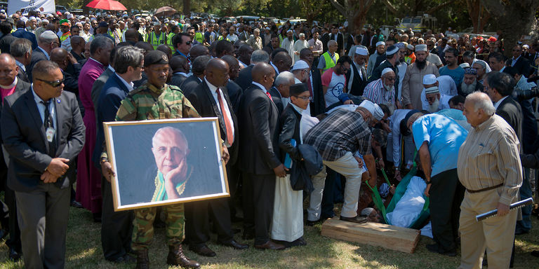 Afrique du Sud : les obsèques de Kathrada cristallisent les divisions de l’ANC