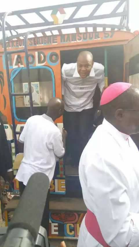 Photos: Le ministre Mame Mbaye Niang dans un "Car rapide"