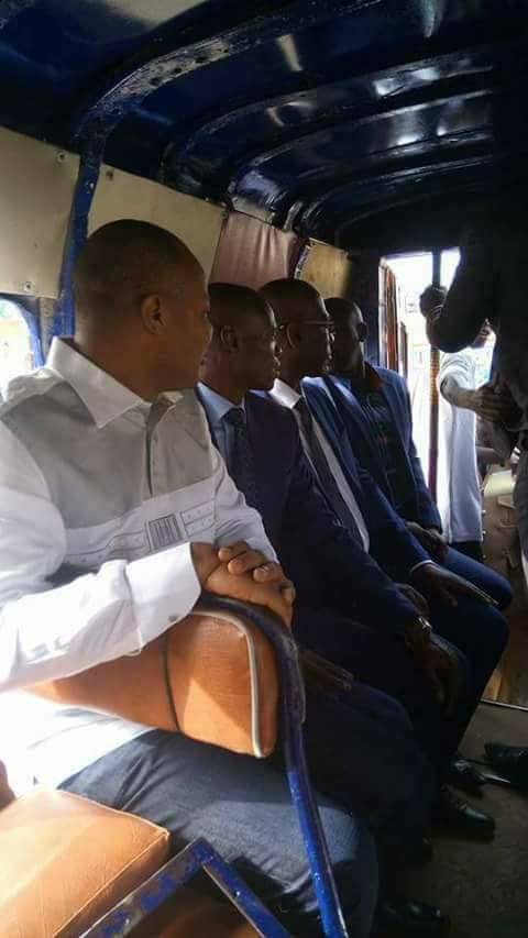 Photos: Le ministre Mame Mbaye Niang dans un "Car rapide"