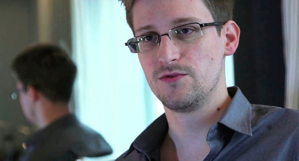 Méga-bombe larguée en Afghanistan: Snowden dévoile la véritable cible