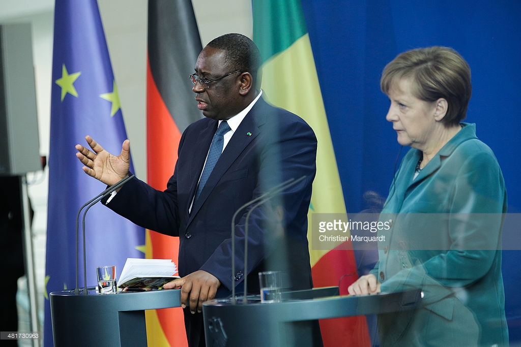 Rapatriement des Sénégalais vivant en Allemagne: Macky aurait reçu des milliards d'Angela Merkel