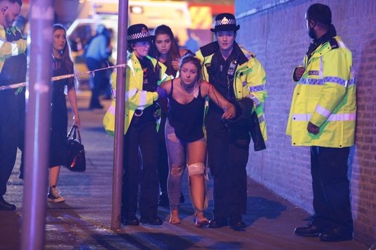 Attentat à Manchester: Daesh revendique l’attaque...Un homme de 23 ans arrêté...