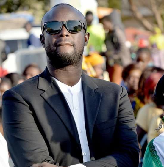 Voici le jeune Apériste, Mo Ndoye qui traitait le ministre Yakham Mbaye d'homosexuel 