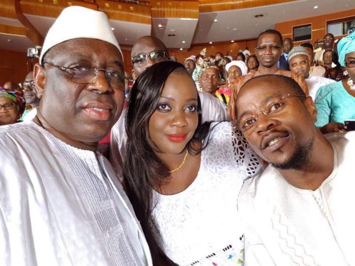 Que cache ce selfie de Macky Sall?