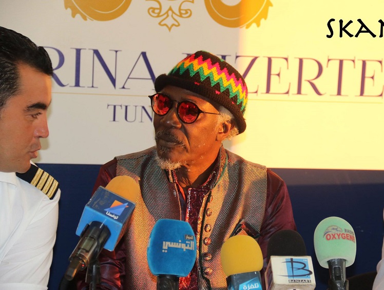 Alpha Blondy démasqué par Elhadji Sarr : « il a toujours chanté l'Afrique mais il  reste profondément ancrer dans le mythe de l'Occident »