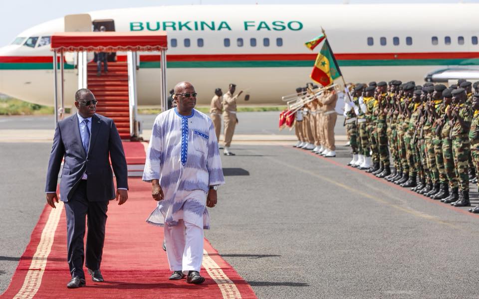 Photos: Arrivée à Dakar de Roch Marc Christian Kaboré, Président de la République du Burkina Faso