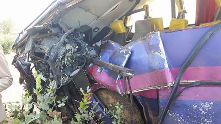 PHOTOS: les carcasses des deux véhicules qui ont fait 25 morts