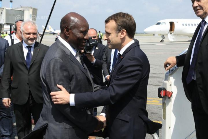Réplique: Emmanuel Macron reçu par un simple vice président Ivoirien