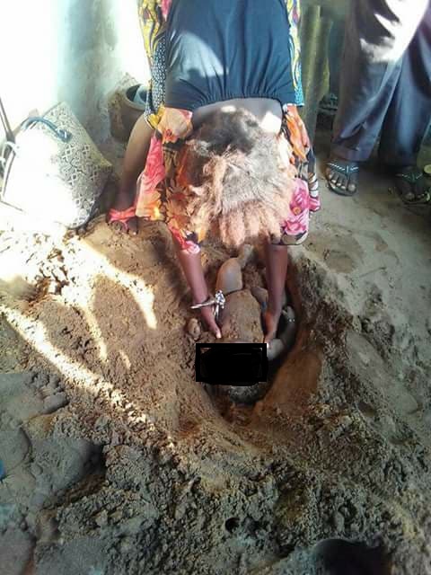 Sacrifice, elle enterre vivant son bébé de trois mois (Photos)