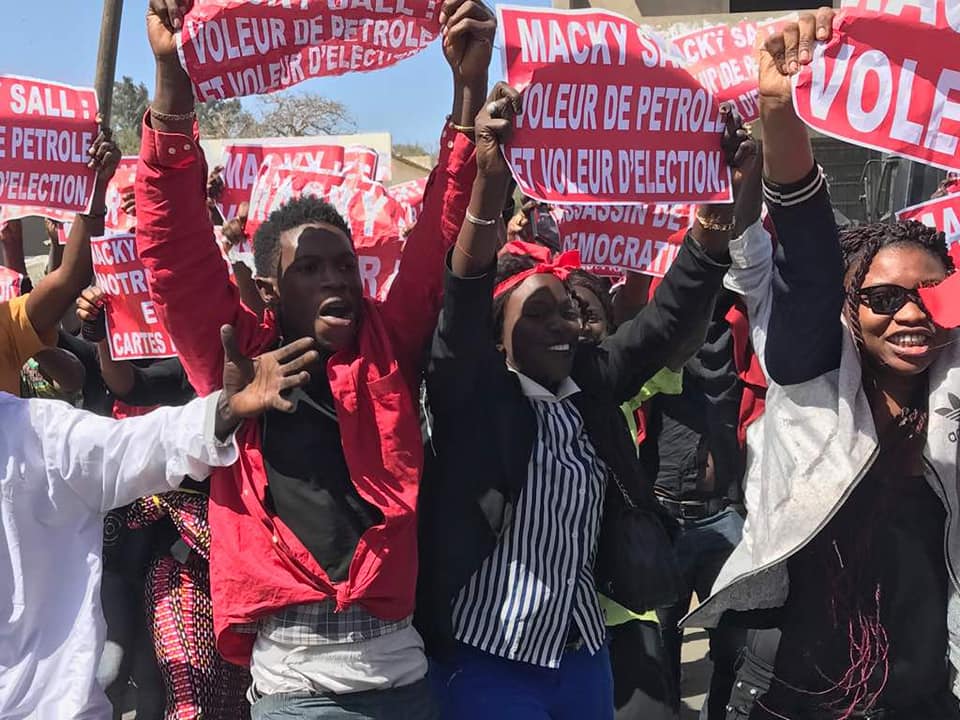 Les manifestations anti Macky et Macron ont démarré à Dakar