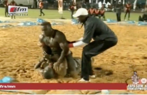 URGENT: Ama Baldé impose sa force et corrige Papa Sow 