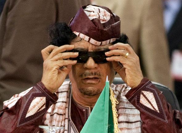 Des Libyens fêtent la chute Mouammar Kadhafi 
