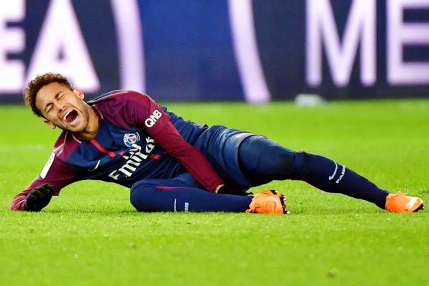 Neymar sera absent «six à huit semaines» selon son père