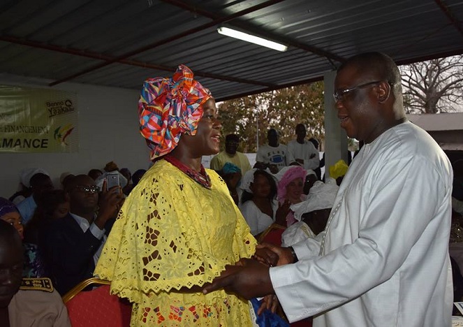 APR: Angélique Manga "drague" Abdoulaye Baldé