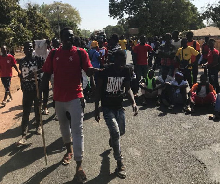 L'axe Bounkiling- Bignona fermé: les élèves dictent leurs lois, les usagers dans le désarrois  