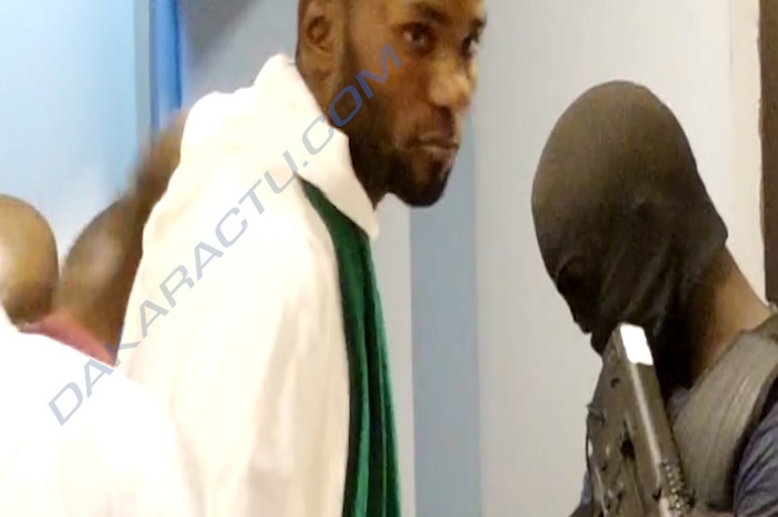 Ibrahima Ly avoue avoir été brutalisé en prison