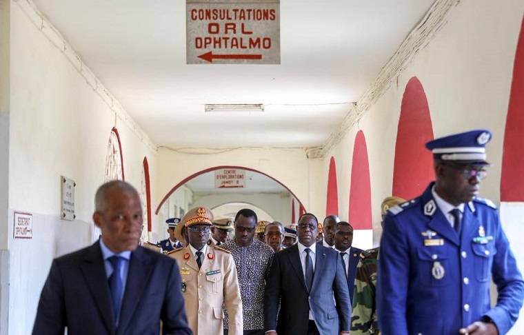 Crash d'hélico : Macky a rendu visite aux rescapés 