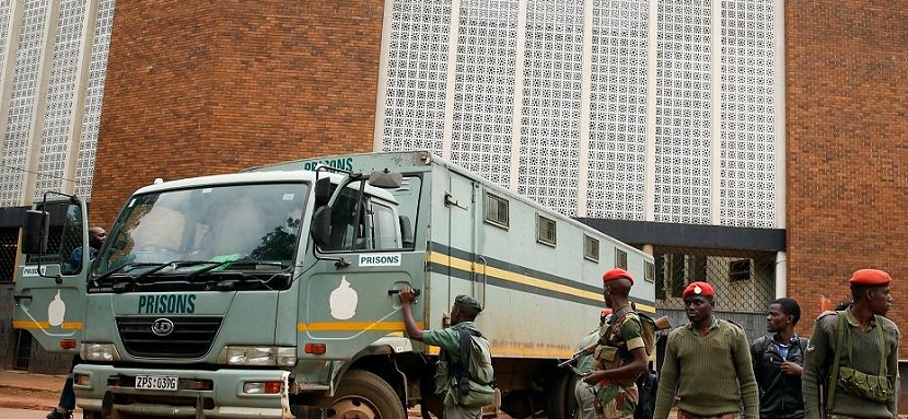 Zimbabwe : des milliers de détenus libérés pour désengorger les prisons
