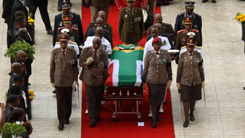 Funérailles de Winnie Mandela: bataille en coulisses entre l’ANC et la famille