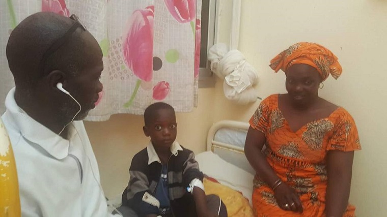 Enfants coincés dans un véhicule: Saliou Sané, le rescapé et sa maman