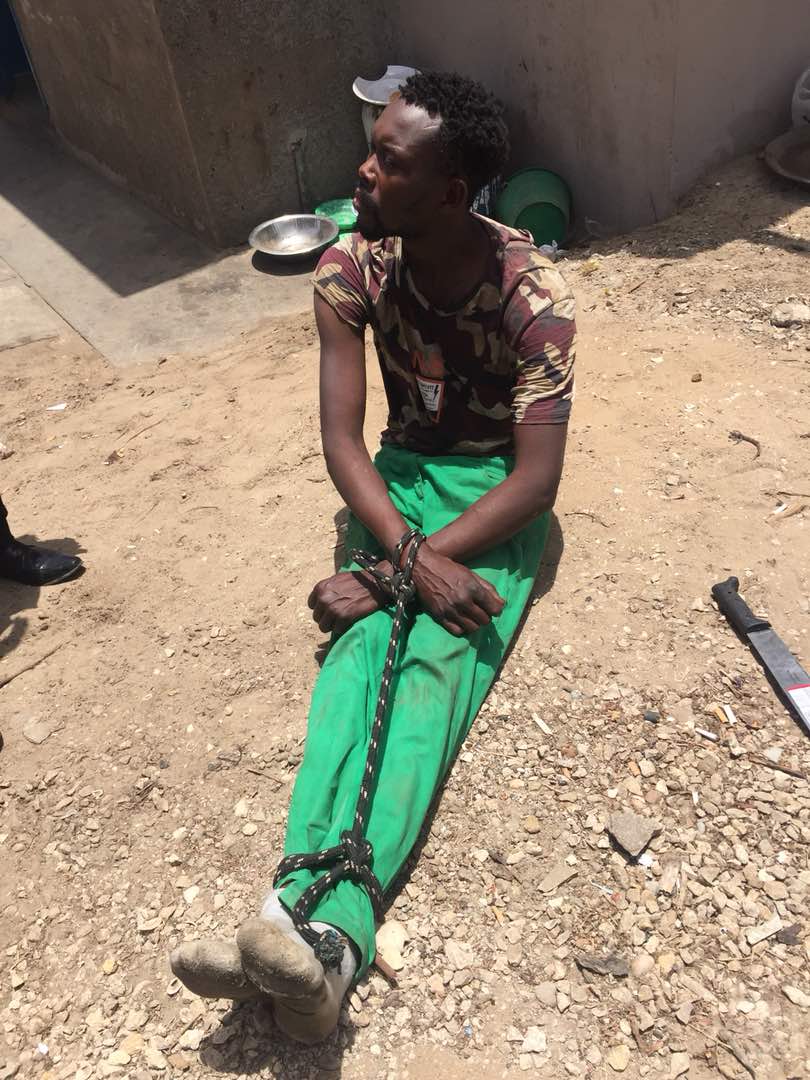  L'homme arrêté avec un coupe-coupe à la RTS, se dit parent d' Abdoulaye Timbo