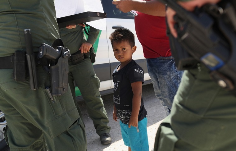 2.000 enfants de migrants séparés de leurs parents