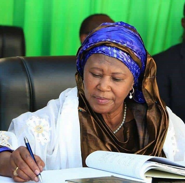 L'ex vice Présidente de la Gambie rejette un poste "juteux" 