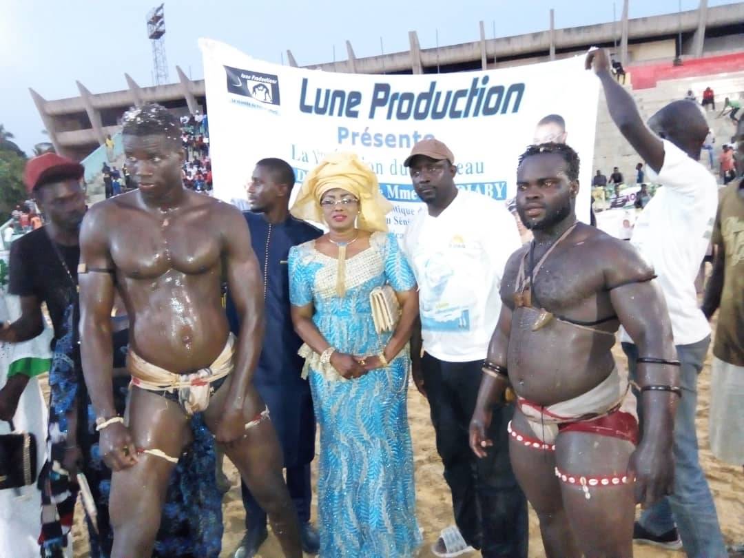 Léna Diedhiou marraine du combat de lutte Toubacouta et Boy Niamone 
