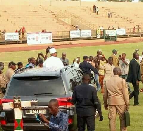 IBK boycotté par ses électeurs et se retrouve seul dans un stade