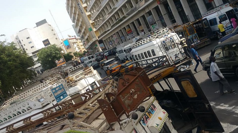 L'APR viole l’arrêt du préfet et transforme la place de l'indépendance en garage de Niaga Ndiaye 