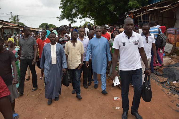 Marché ravagé par les flammes: Baldé partage la douleur avec les victimes