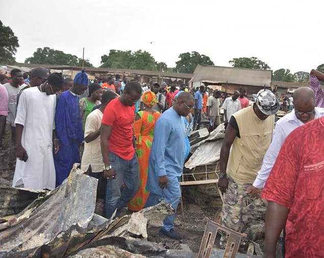 Marché ravagé par les flammes: Baldé partage la douleur avec les victimes