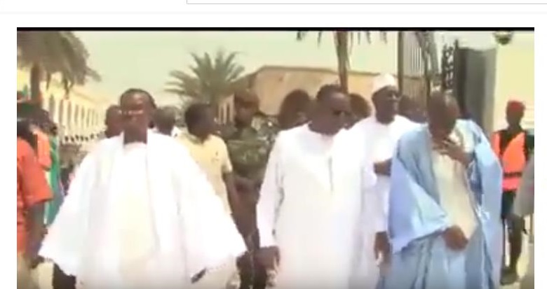  Comment Macky a humilié Mor Ngom à Touba (Regardez!)