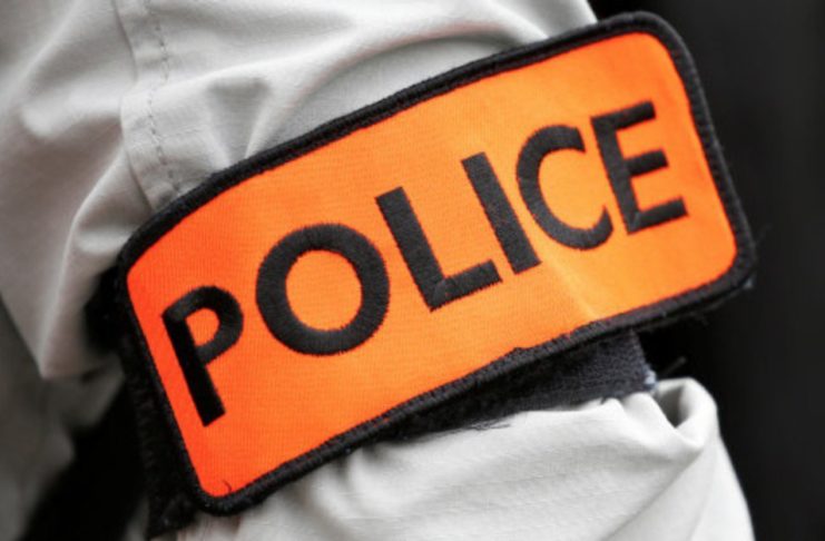 Filles faciles sur internet : cinq personnes arrêtées par la Dic