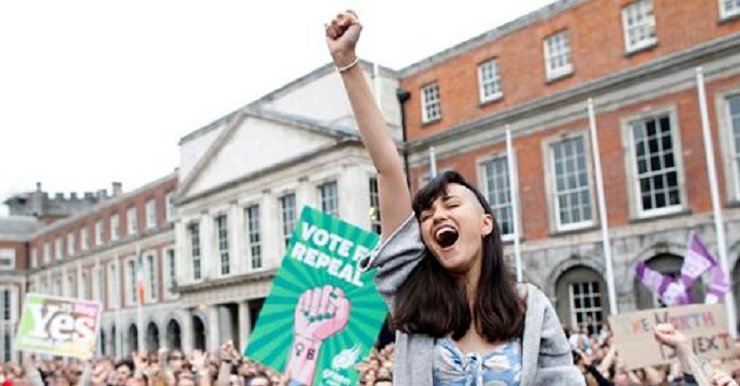 Le Parlement irlandais adopte la légalisation de l’avortement