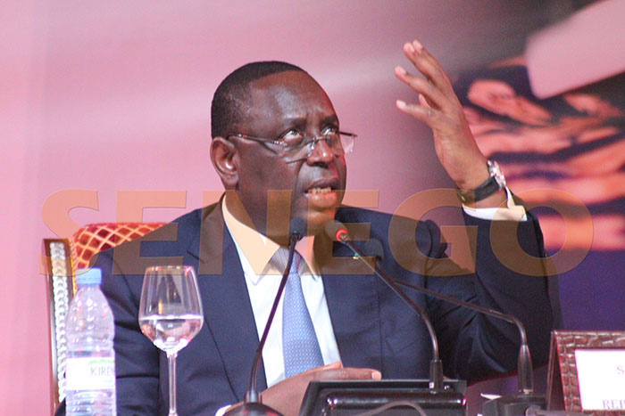 Macky Sall sermonne ses sauvageons: « attendez d’abord ma réélection avant de vous boxer »