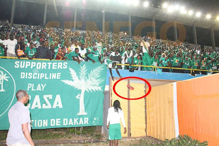 Aliou Cissé offre ses crampons aux supporters de Allez Casa