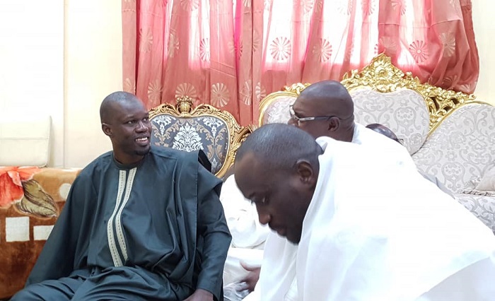 Ousmane Sonko reçu par le Khalif général des Mourides